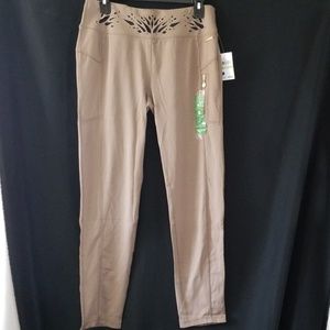 NWT CAPRI YOGA PANTS